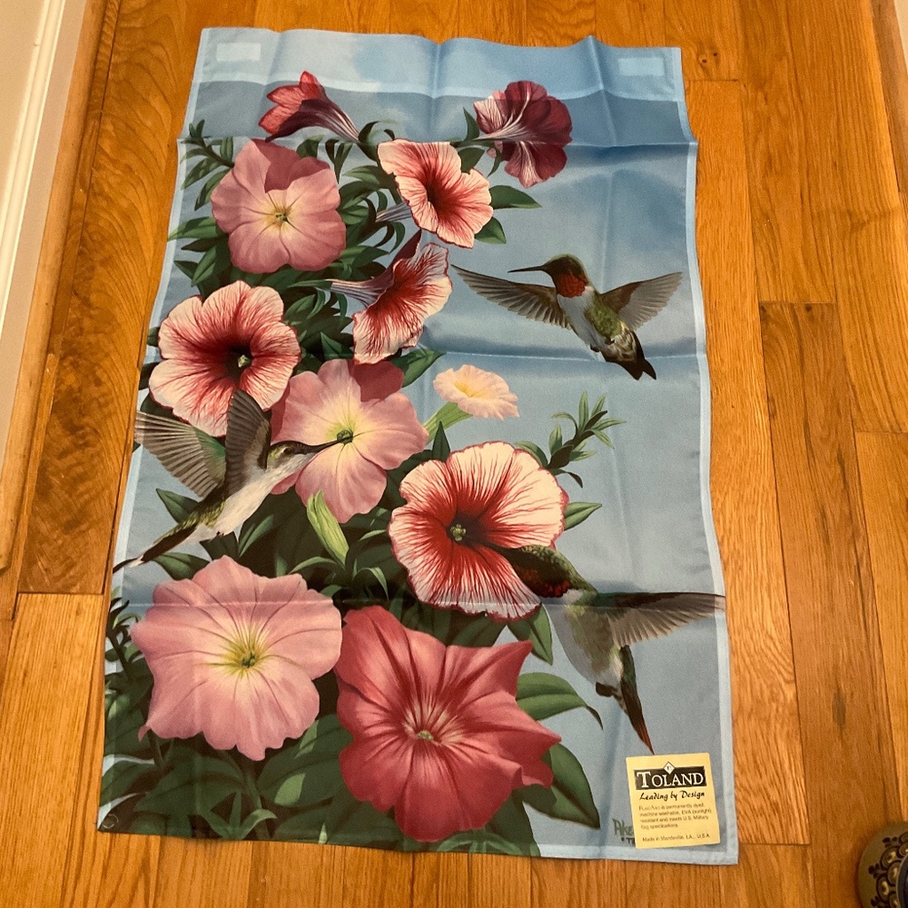 Toland Ruby Throated Hummingbird Accent Banner, 23-1/2" x 36"
